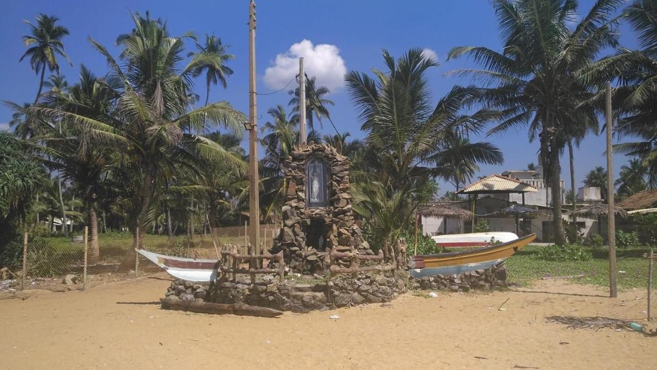 Oyo 459 Barasti Beach Resort Kalutara Extérieur photo