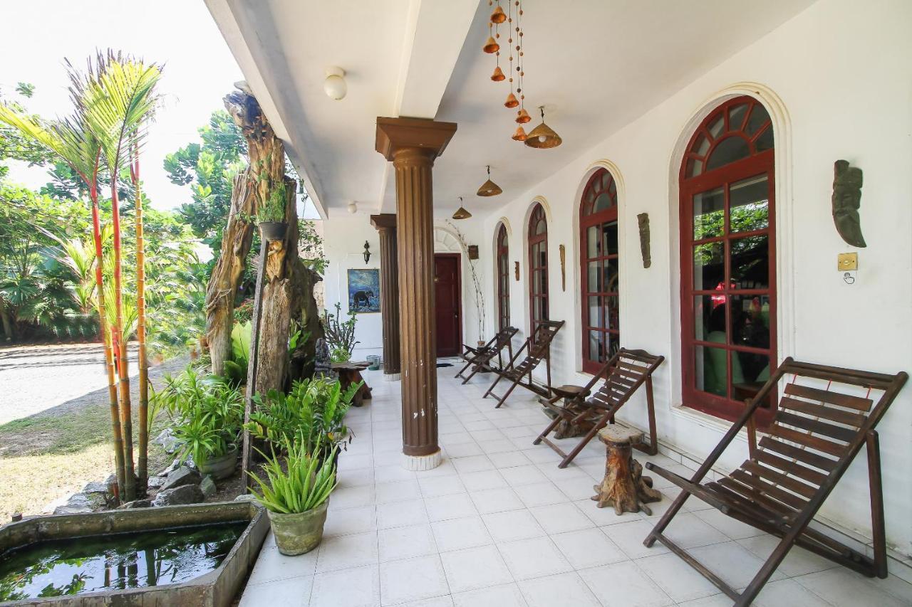 Oyo 459 Barasti Beach Resort Kalutara Extérieur photo