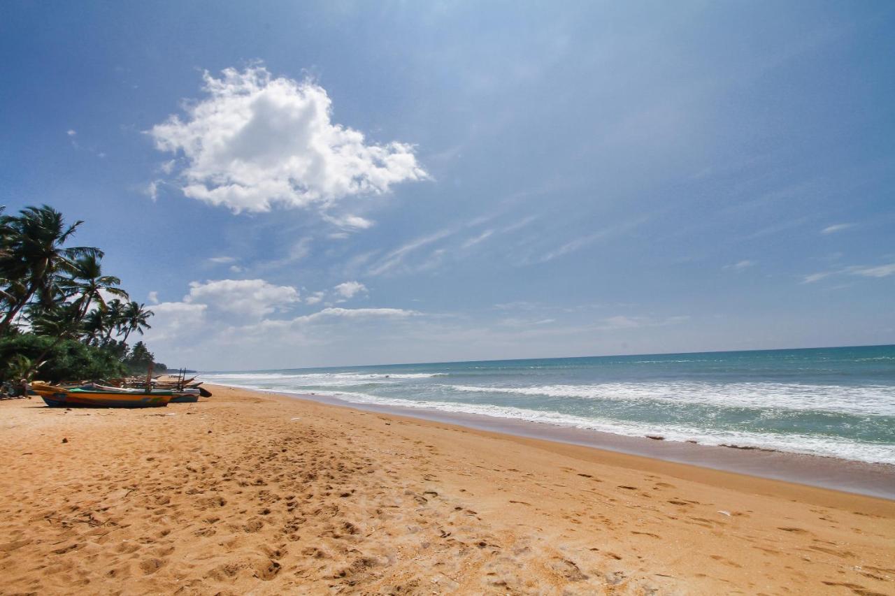 Oyo 459 Barasti Beach Resort Kalutara Extérieur photo